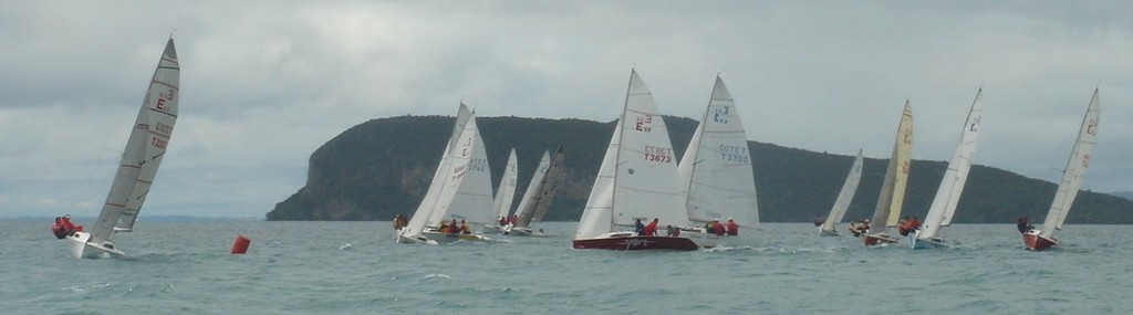 Top mark - 2006 Elliott 5.9 North Island Championship - Turangi - Elliott 5.9 North Island Championship - Turangi © Lynley Manning